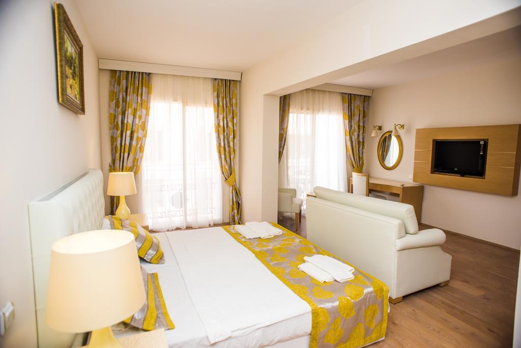 Ladonia Hotels Del Mare (Adults Only) Гумбет Экстерьер фото